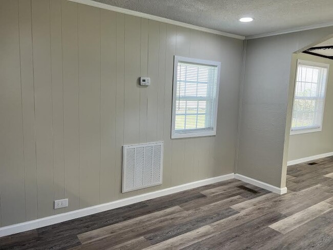 Dining Area in Kitchen - 403 Big Hill Rd