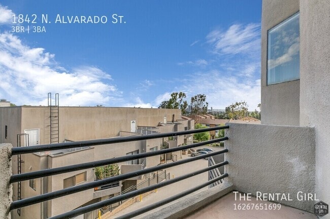 Building Photo - 1842 N Alvarado St