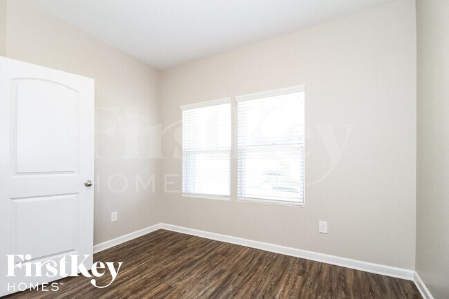 Building Photo - 4317 Lochurst Dr
