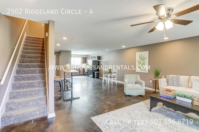 Building Photo - 2502 Ridgeland Cir