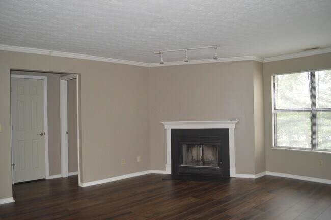 Building Photo - 2744 Greystone Dr