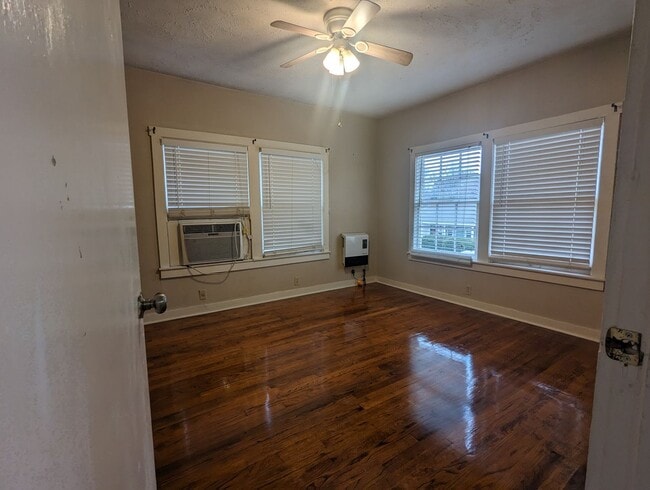 Building Photo - Garage Studio Apartment in Texarkana, Arka...