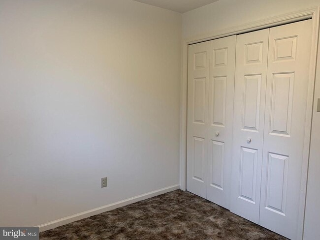 Building Photo - 207 N Linden Ave