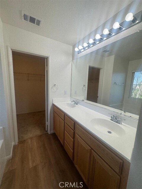 Building Photo - 6257 Long Cove Dr