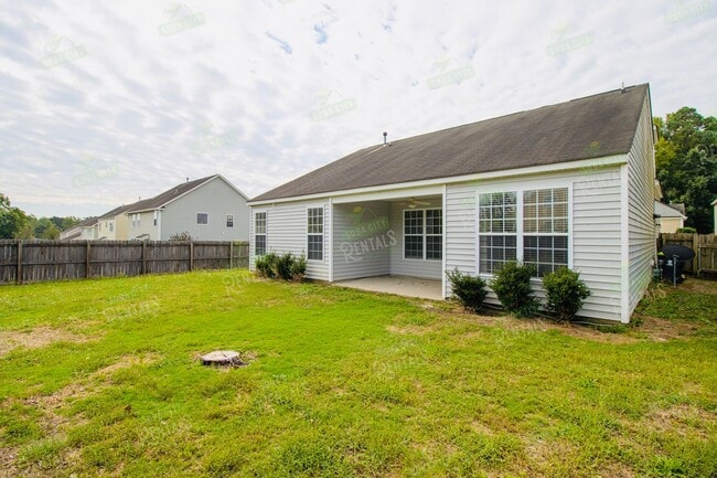 Building Photo - Stunning 4BR/3BA Home in Heritage Farms –  Ready to move-in!