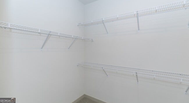 Building Photo - 2250 Oak Rd SW