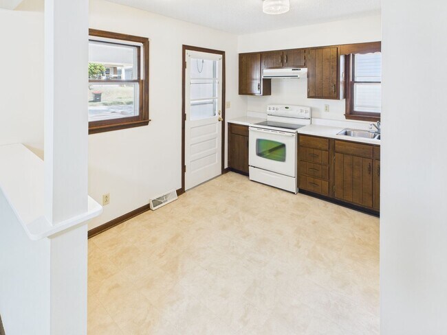 Building Photo - 205 N Charles St