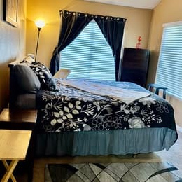 Building Photo - 1700 Deep Spring Ave