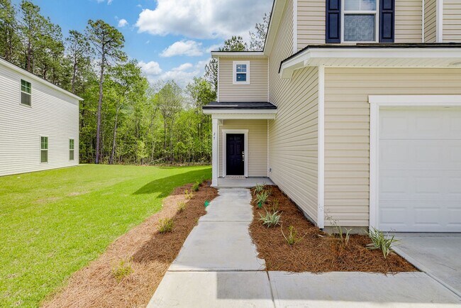 Building Photo - 4 bed, 2.5 bathroom spacious home in Pooler!