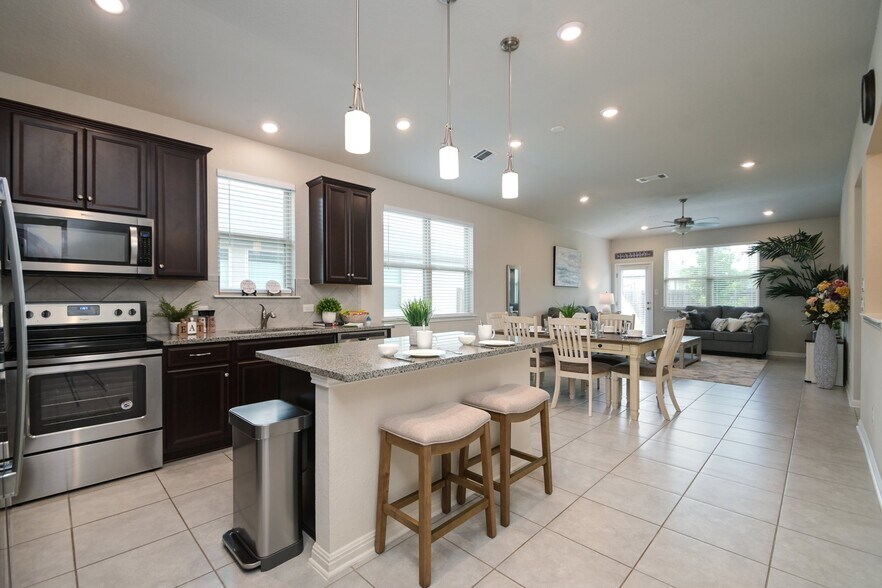 Building Photo - 2411 Verona Wy