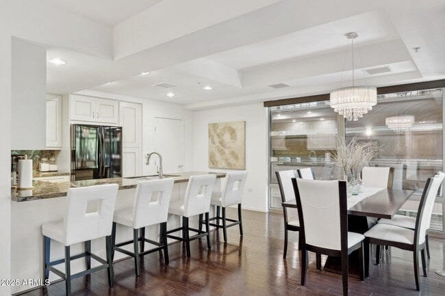 Building Photo - 7151 E Rancho Vista Dr