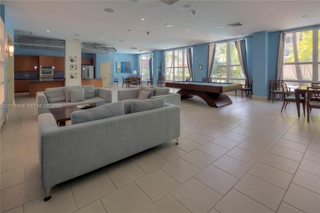 Building Photo - 2000 N Bayshore Dr