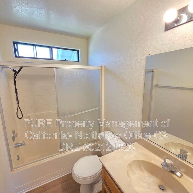 Building Photo - 869 Maria Dr