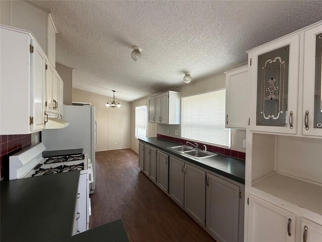 Building Photo - 12609 Dessau Rd