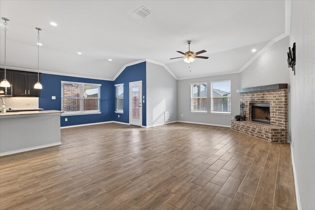 Building Photo - 628 Presidio St