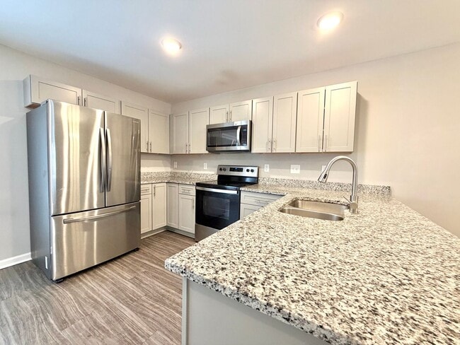 Building Photo - 235 Woodland Vly Ln