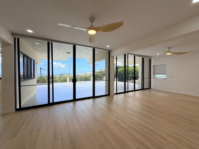 Building Photo - Waialae Iki | Nearly 5,000 Sq. Ft. with Breathtaking Ocean Views