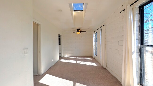 Building Photo - 1514 N Elaine Way