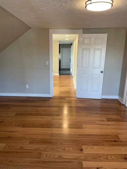 Building Photo - 24 Crown St