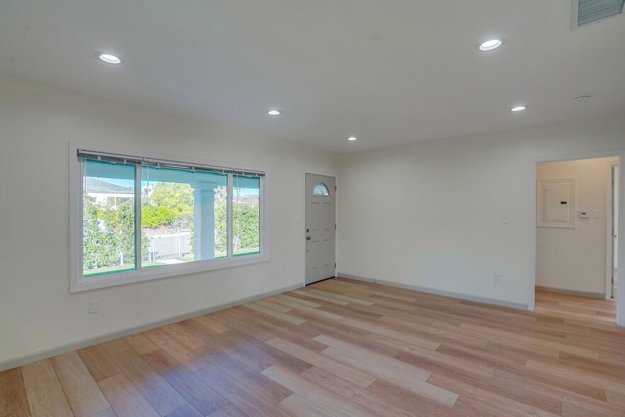 Building Photo - 4725 Sawtelle Blvd