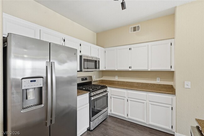 Building Photo - 10550 W Alexander Rd