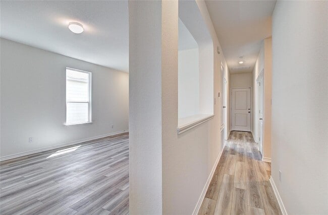 Building Photo - 3423 Old Almonte Dr