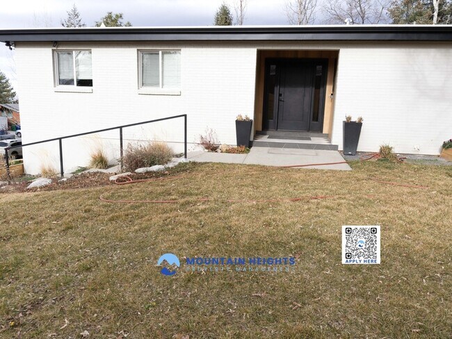 Building Photo - 8589 Kings Hill Dr