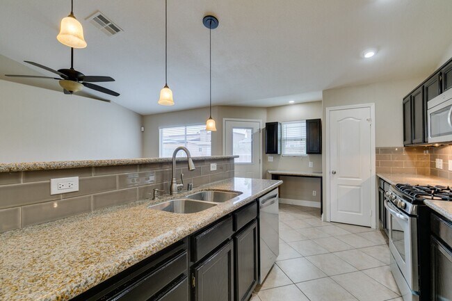 Building Photo - 437 Waterwheel Falls Dr