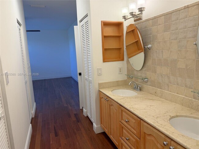 Building Photo - 55 Ocean Ln Dr