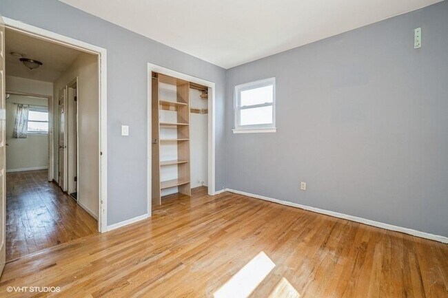 Building Photo - 126 Linden Ln