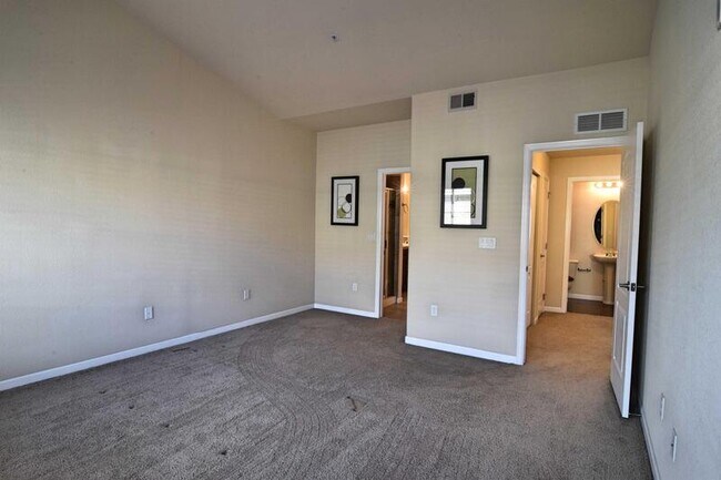 Building Photo - 6242 Kilmer Loop
