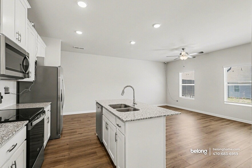 Building Photo - 6386 Sundowner Pl