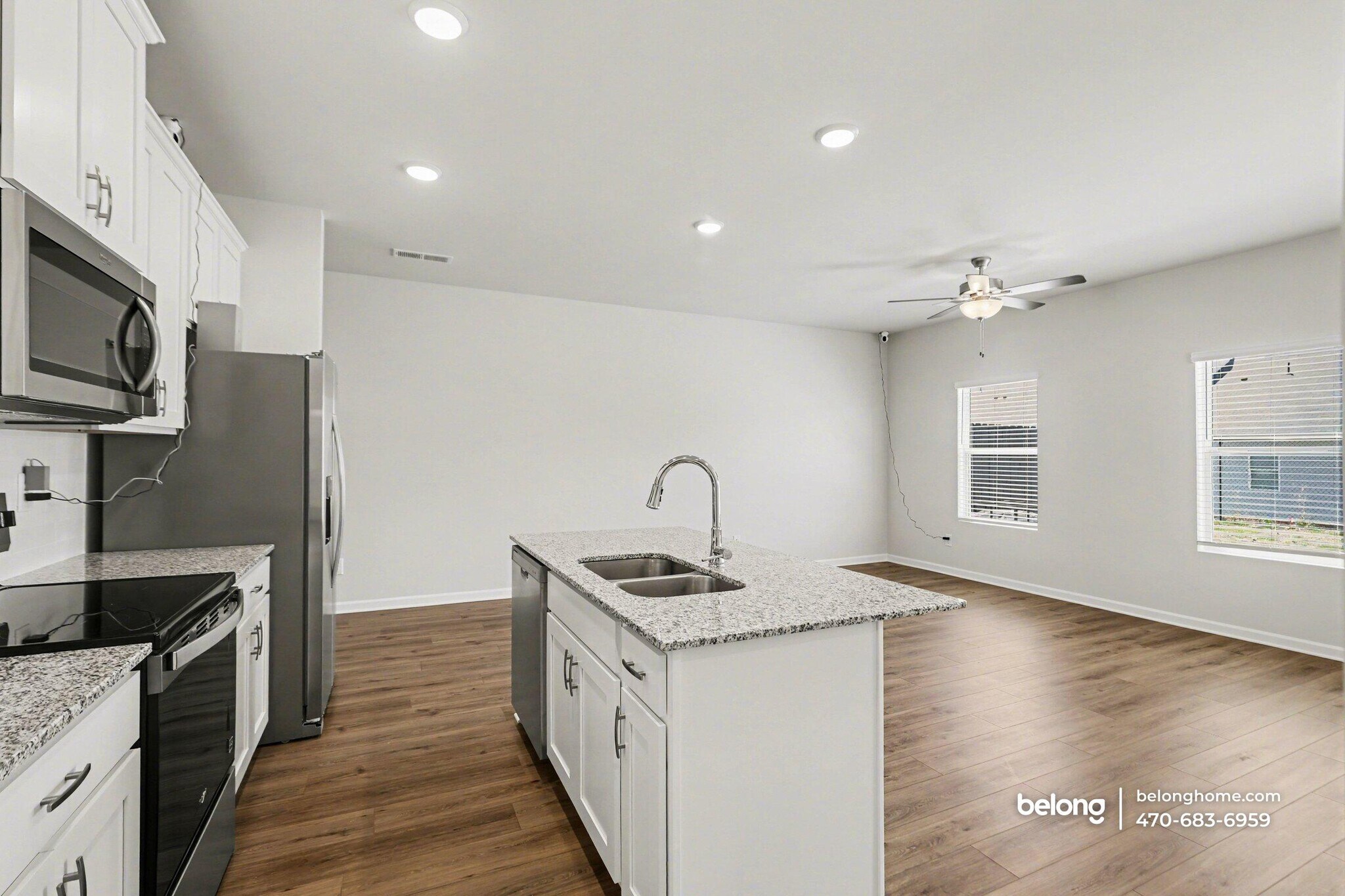 Building Photo - 6386 Sundowner Pl