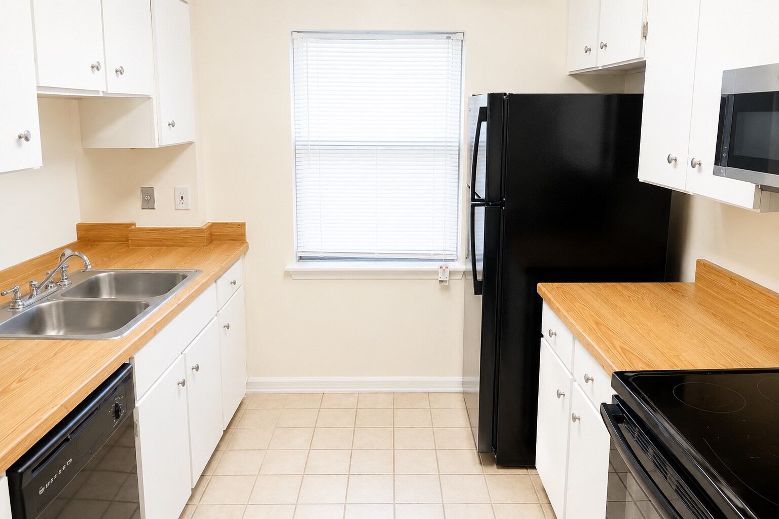 Building Photo - 1673 Spring Garden Ct