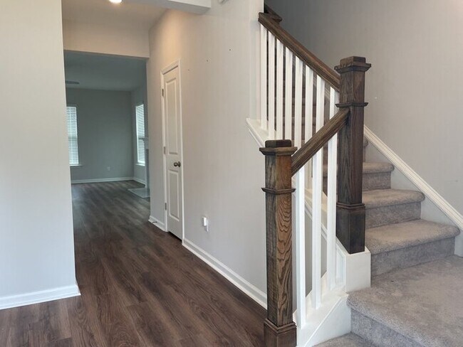 Building Photo - 2903 Siebold Dr