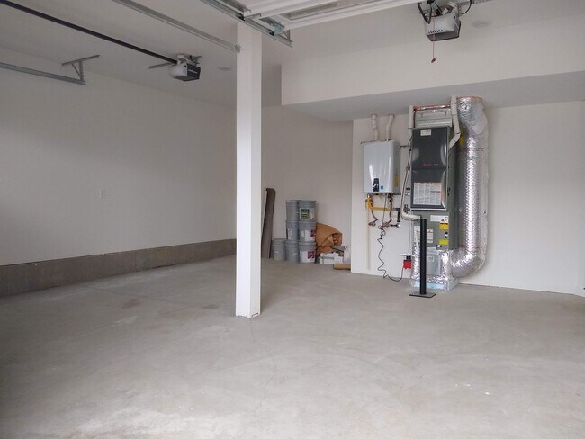 Building Photo - Application Pending - Pet Friendly, 4 Bedr...