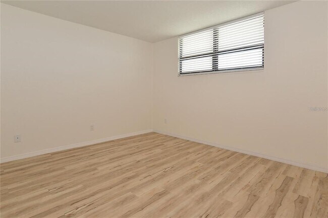 Building Photo - 300 Woodette Dr