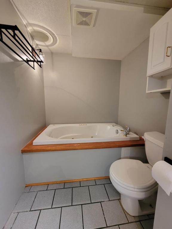 Building Photo - 137 Rosemont Dr