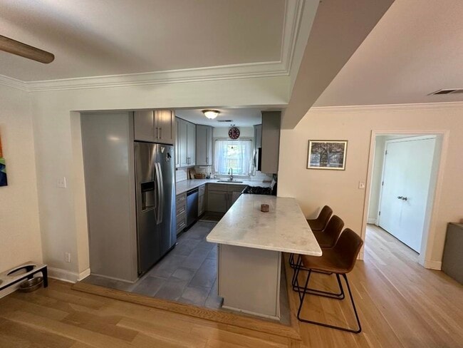 Building Photo - 1221 W Perkins Rd