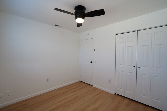 Building Photo - Spacious 3-Bedroom Home with 2-Car Garage in Riverside!