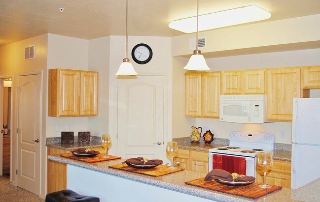 Building Photo - Liberty Bend