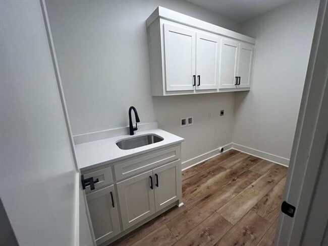 Building Photo - 160 Caurel Cir