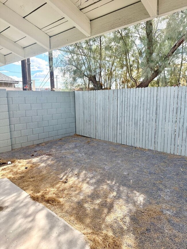 Building Photo - Madison