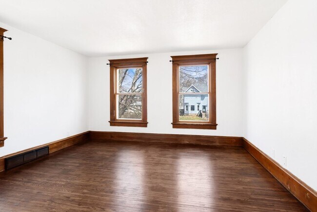 Building Photo - 246 Western Ave