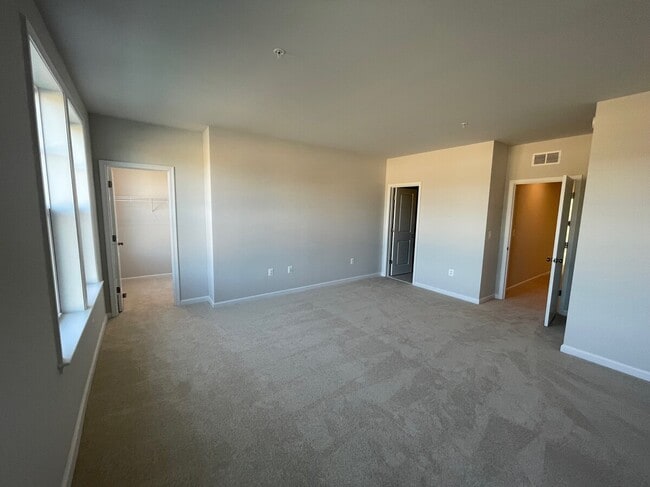 Building Photo - 9274 Magellan Pkwy