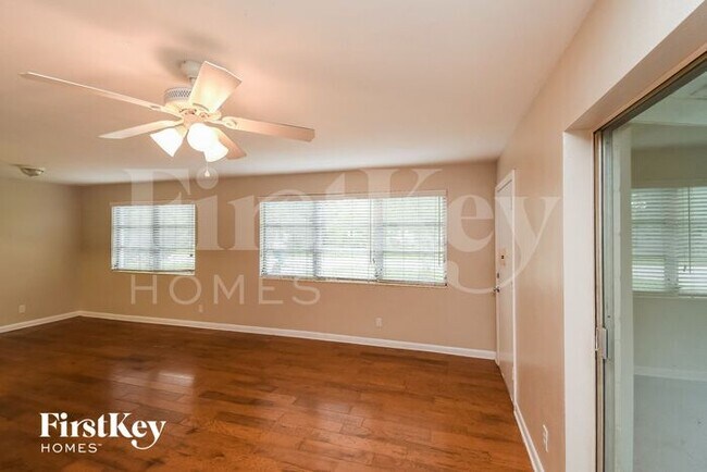 Building Photo - 7940 Fresca St