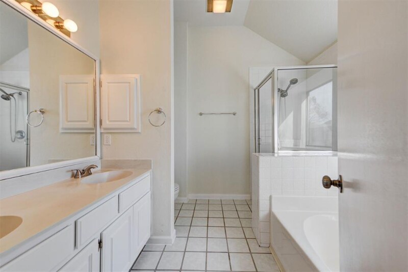 Building Photo - 8125 Jason Dr