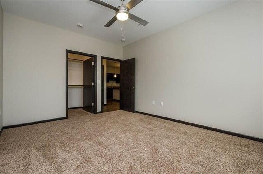 Building Photo - 2863 Spring Rose Circle