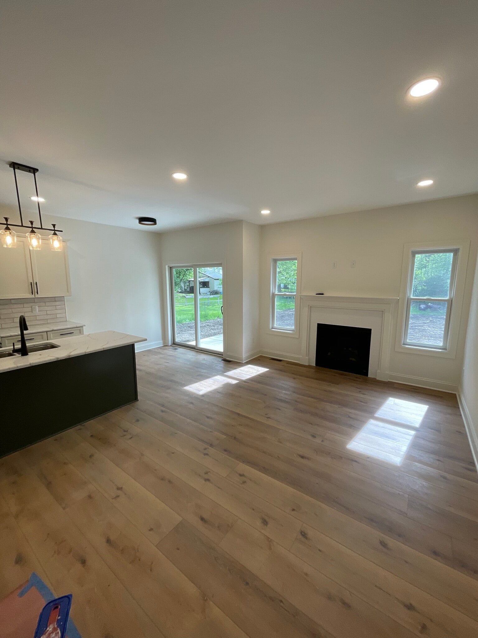 Cozy fireplace - 4035 California Rd
