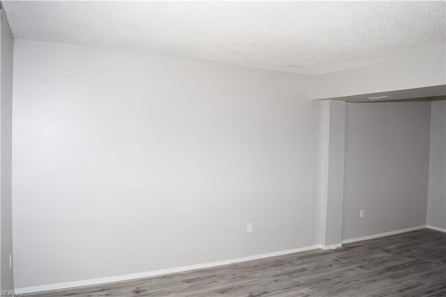 Building Photo - 12773 Woodside Ln